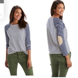 Vineyard Vines boat neck blue white striped top Sm